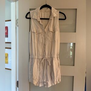 Bella Dahl Small Sleeveless Collared Romper in Light Beige